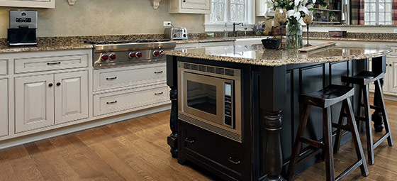 Two Tone Kitchens Combine Light And Dark Cabinets For A Striking